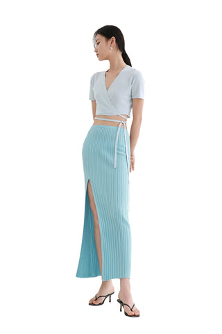 One-piece Stand-up Swirled Pleated Top