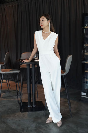 Wide-shouldered Sleeveless Jumpsuits