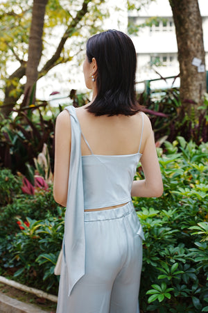 Button Knot One-shoulder Streamer Top