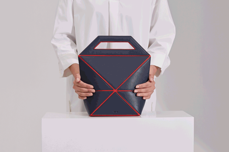 Large hand-held folding bag - Black